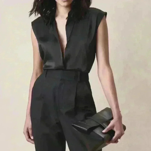 BANANA REPUBLIC COLLARED BLOUSE - Picture 2 of 8